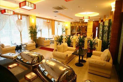 Jintuo Business Hotel 4*